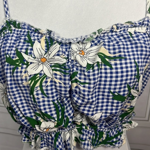 Ruffle crop top 🖤 - Picture 3 of 9